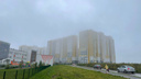 Красноярск накрыло густым туманом. Показываем фото и видео