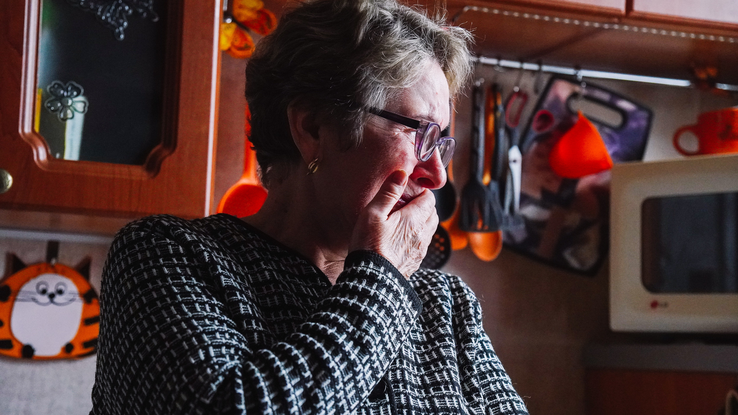 «Чем я хуже?»: онкобольную пенсионерку переселяют из аварийного дома в проблемный, а ее соседей — в новостройки