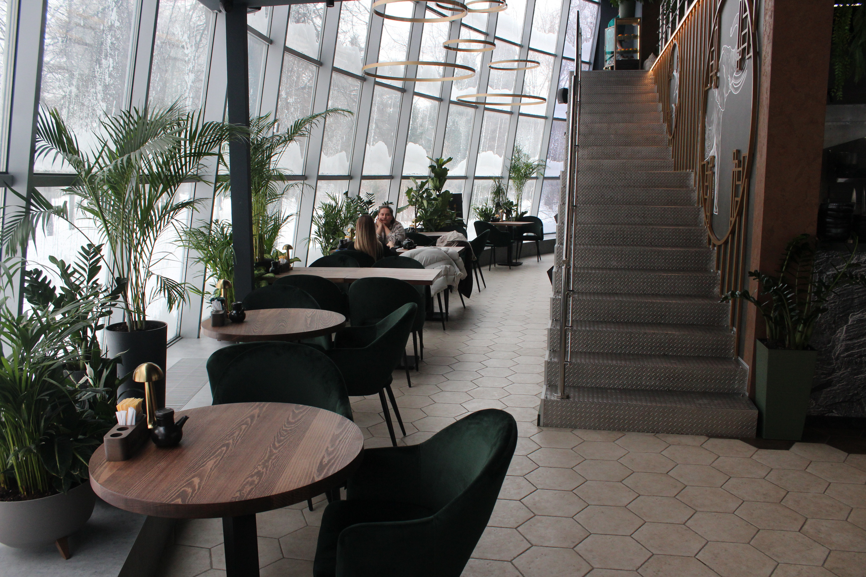 Новосибирск пока побеждает по количеству номинантов. На фото — кафе Sabai, получившее в этом году Народную премию НГС как лучший ресторан года, теперь попало в лонг-лист премии WHERETOEAT