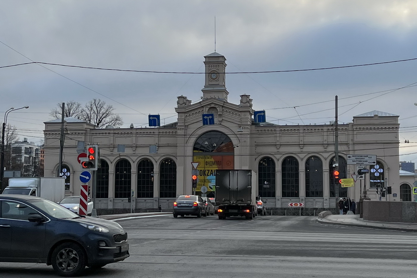 «Я тронулся»: Варшавский вокзал теперь огромный ресторан за 1,5 млрд рублей