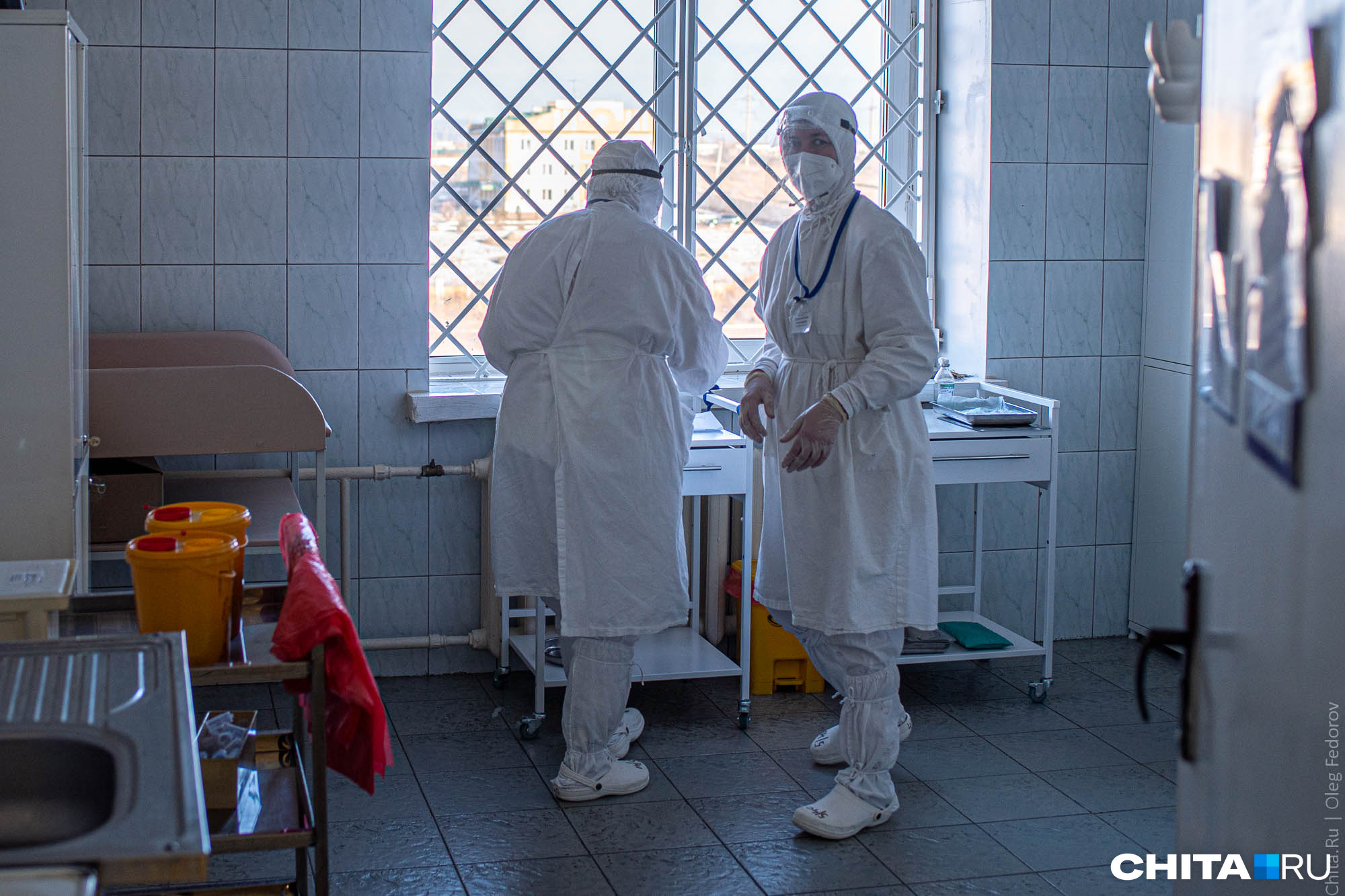 Три пациента в реанимации ККИБ Читы болеют одновременно коронавирусом и свиным гриппом
