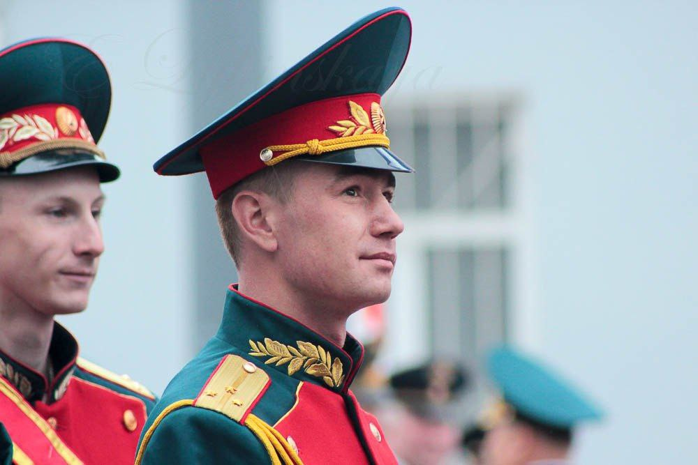 На одном из городских парадов в Оренбурге На одном из городских парадов в Оренбурге