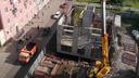 «Случайно дом в 44 этажа не получится?»: как идет строительство надземного перехода на Мехзаводе
