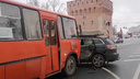 Три человека пострадали в ДТП маршруткой на площади Минина