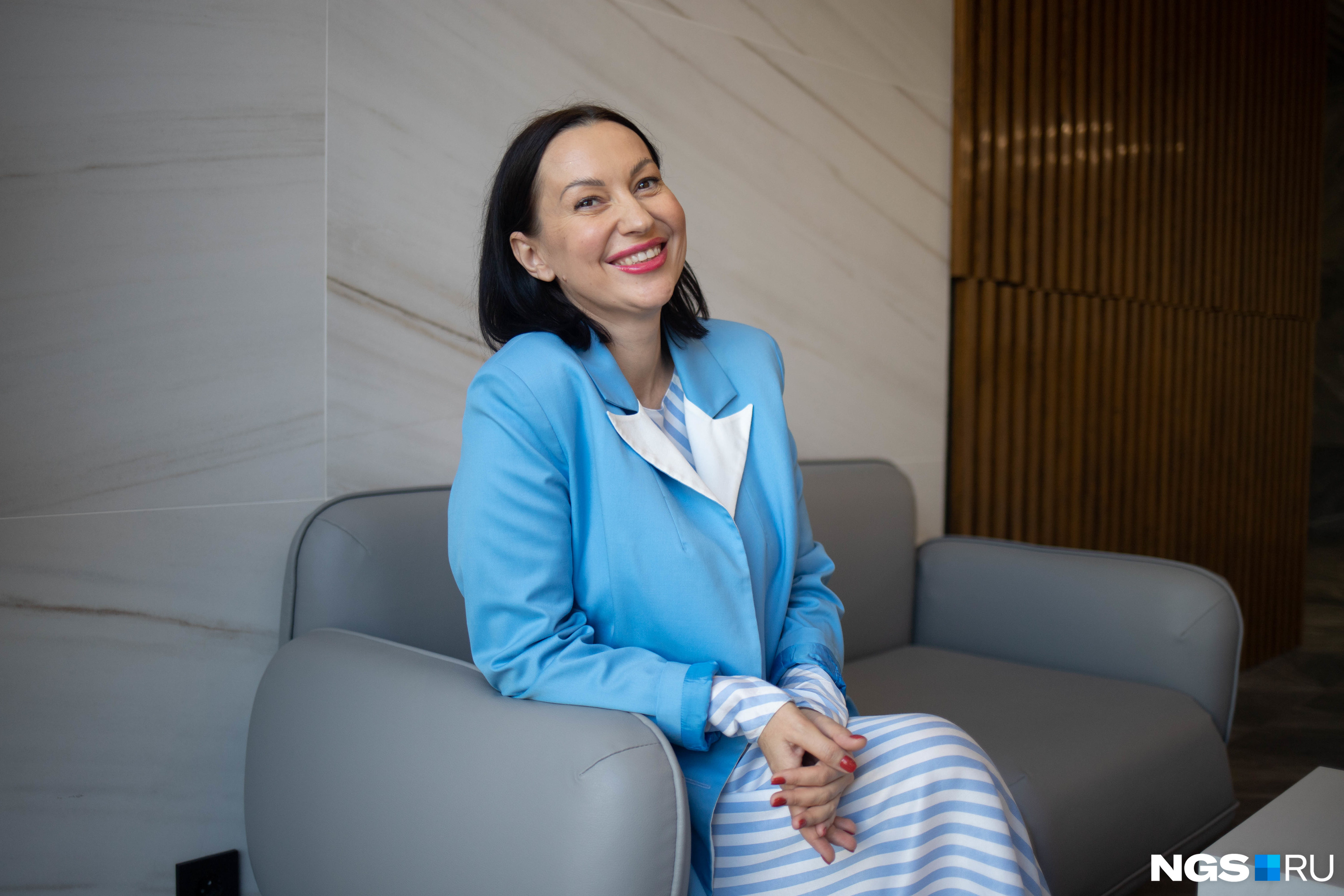 Елена — мама двоих детей, замужем Елена — мама двоих детей, замужем