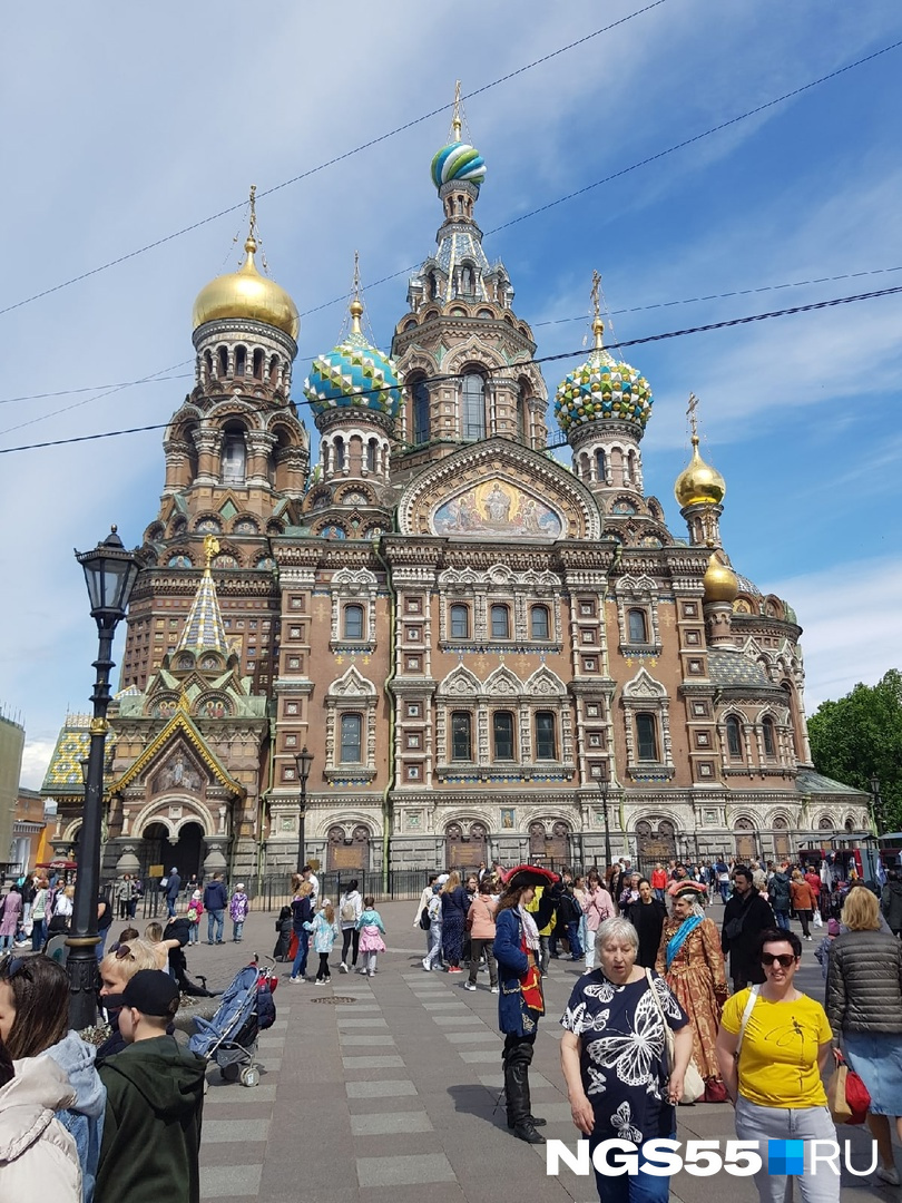 Храм Спаса на Крови построен в русском стиле Храм Спаса на Крови построен в русском стиле