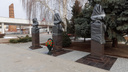 Бюсты закрыты черными пакетами: в Волгограде готовятся открыть памятник Сталину