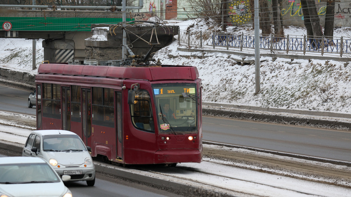 В Казани столкнулись два трамвая. Люди несколько часов не могли уехать