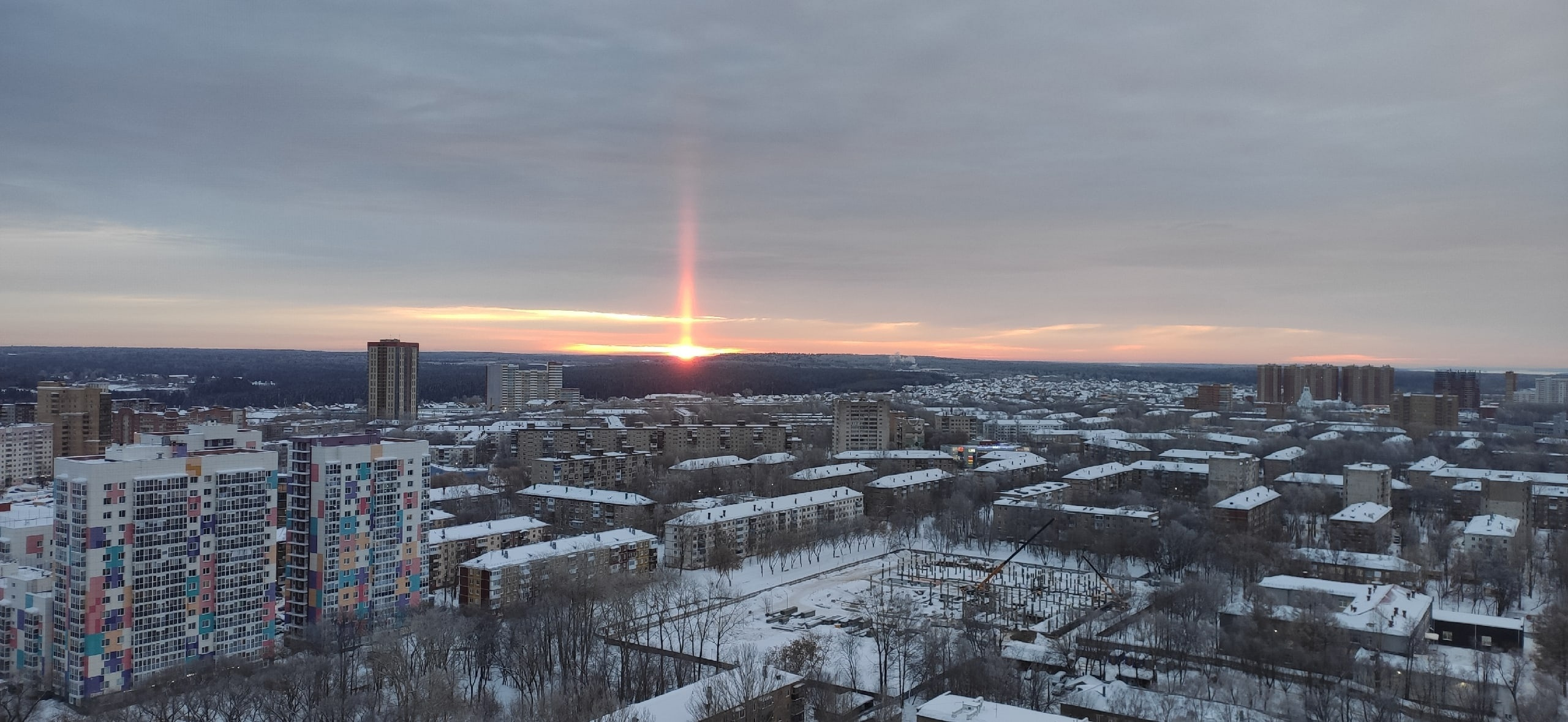 Явление видели в разных районах города Явление видели в разных районах города