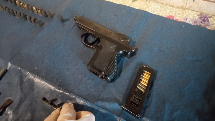ФСБ обнаружила тайник с оружием у забайкальца — ранее он был судим за убийство