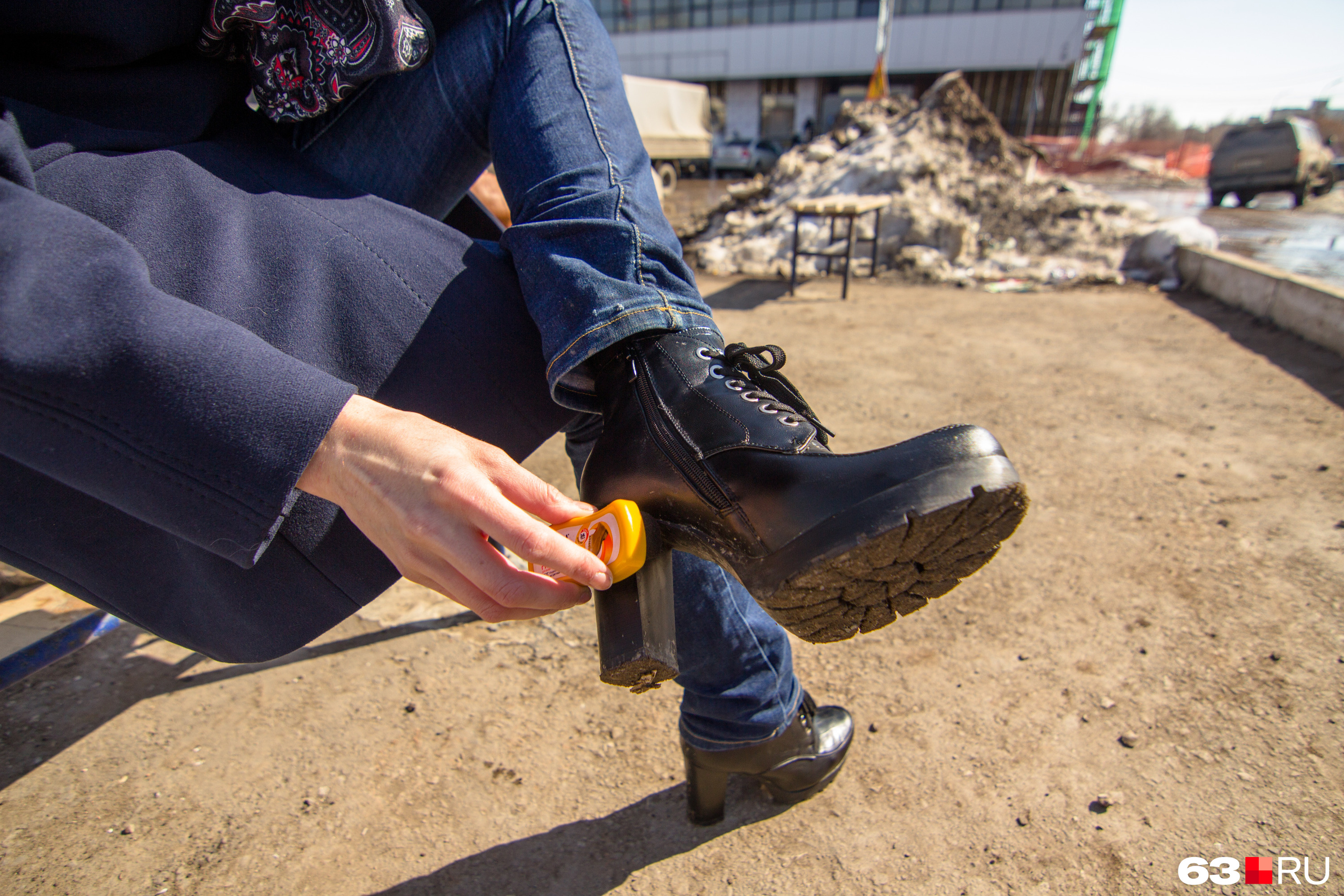 Грязь на стройке: как на строительной площадке эффективно очищать обувь