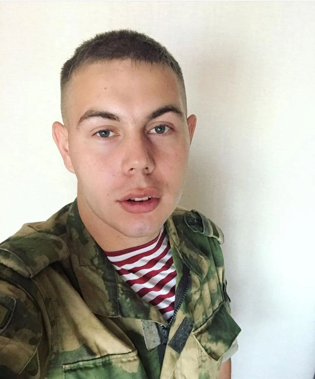 Евгений проходил срочную службу в спецназе Евгений проходил срочную службу в спецназе