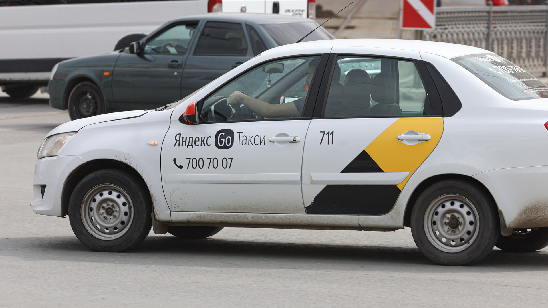Таксиста, который обматерил пассажирку в Челябинске, будут судить за мелкое хулиганство