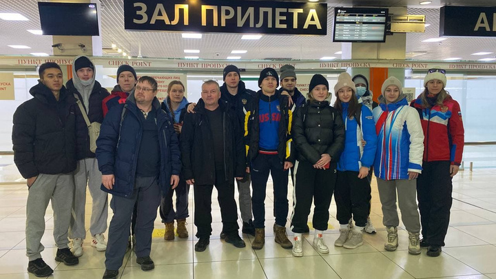 Команду уральских конькобежцев эвакуировали в Екатеринбург из Казахстана бортом Минобороны