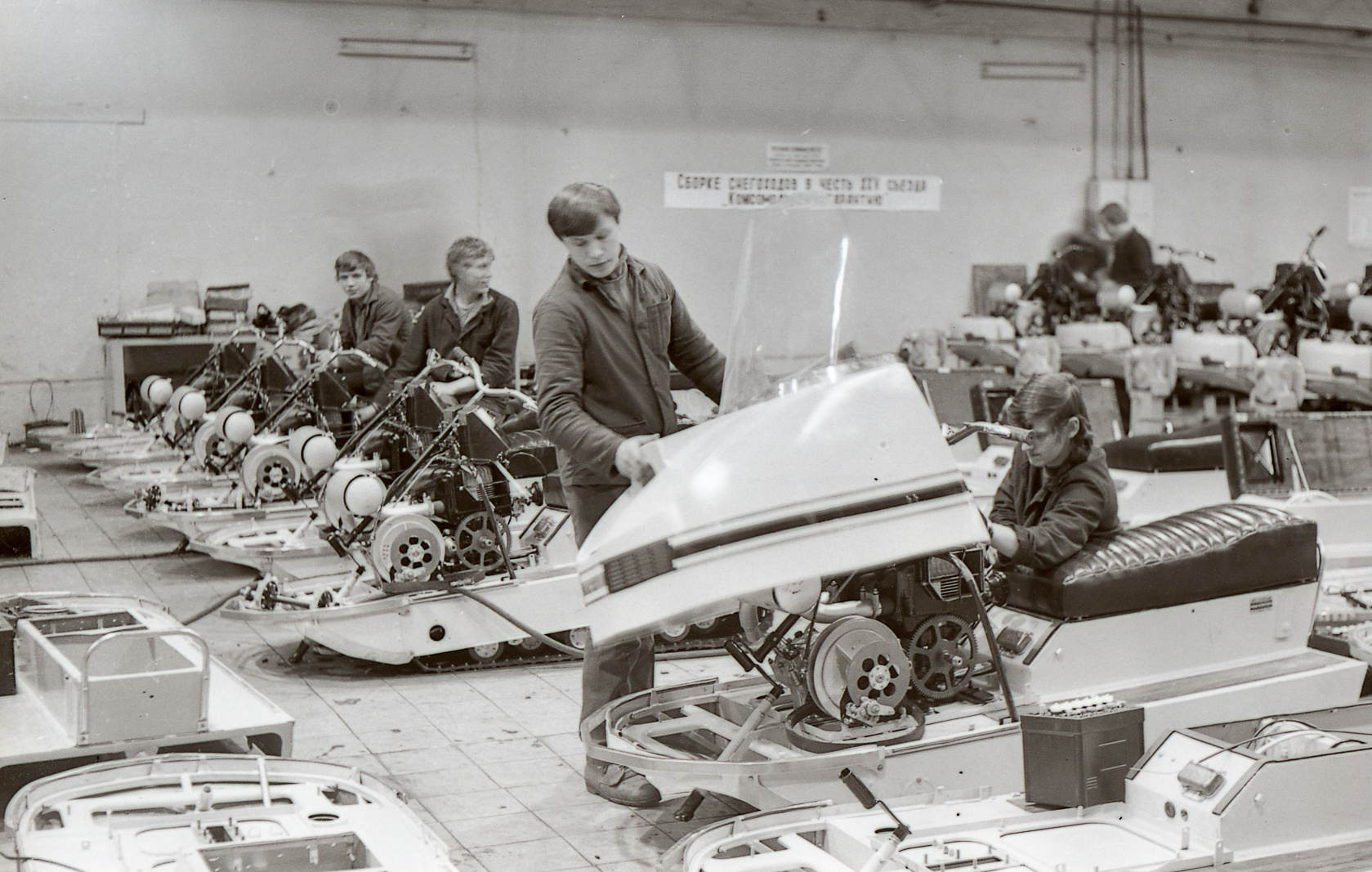1973 г. — серийное производство снегоходов «Буран» с двигателем РМЗ-640 1973 г. — серийное производство снегоходов «Буран» с двигателем РМЗ-640