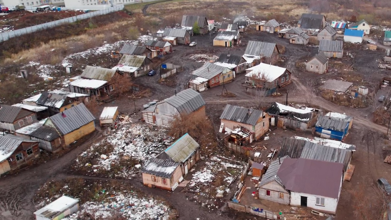 Под боком у Крутых Ключей: видеоблогер показал цыганский поселок на окраине Самары