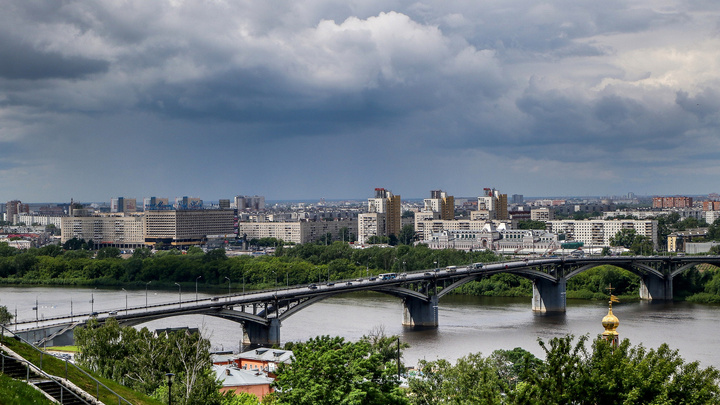 26-летний мужчина упал с Канавинского моста в Нижнем Новгороде