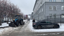 Недавно отремонтированный тротуар на Карла Маркса в Новосибирске превратили в стоянку