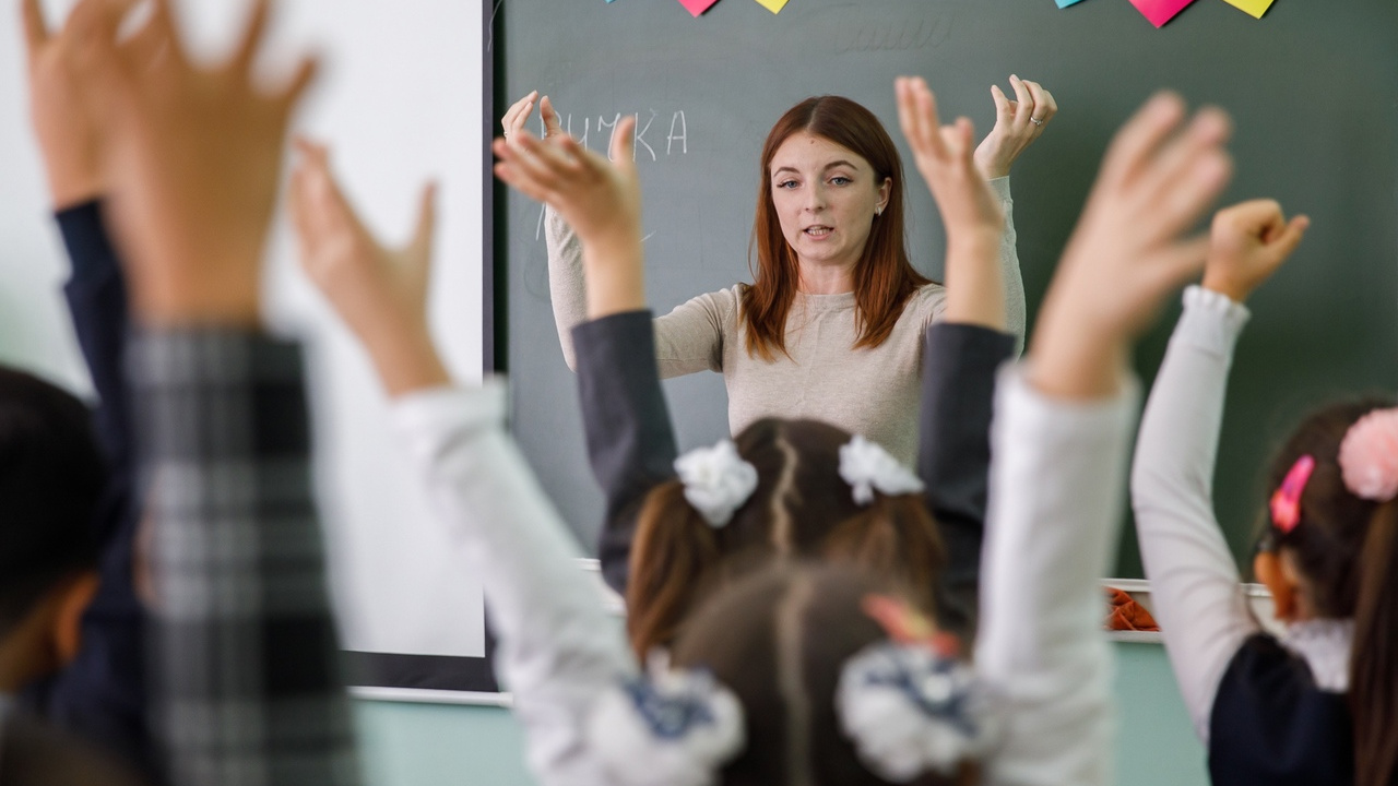 Урок для 1-го «Ж»: репортаж из класса, где по-русски говорит только учитель