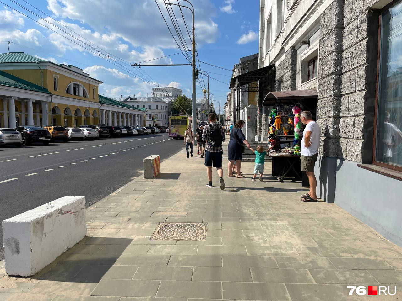 Еще не убраны пыль и песок Еще не убраны пыль и песок