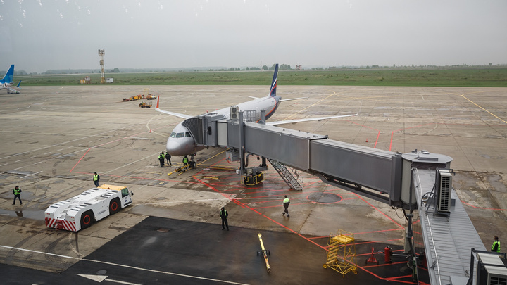 Самолет из Кемерова до Екатеринбурга экстренно ушел на посадку из-за неисправности