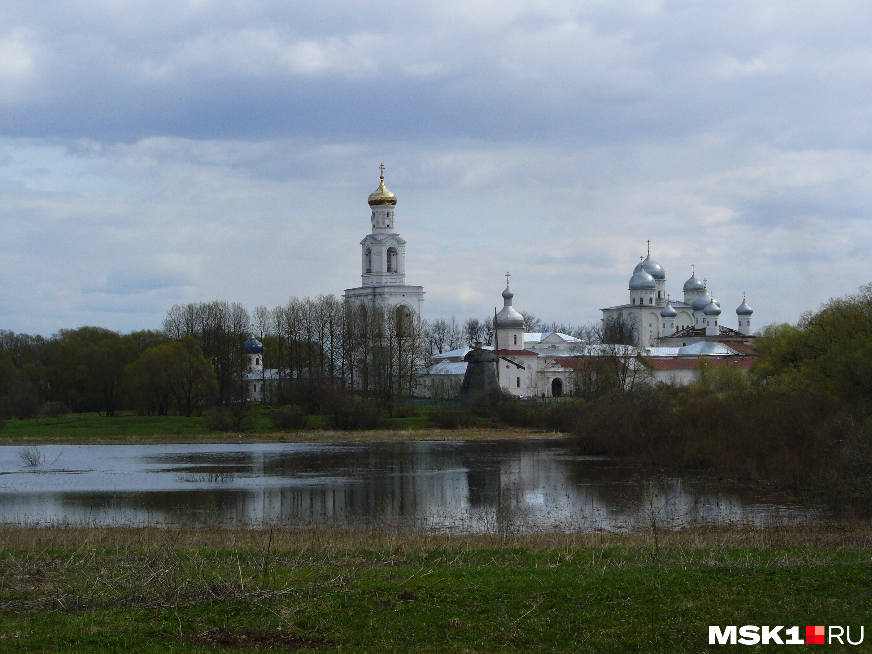 Великий Новгород поражает спокойствием и умиротворенностью — кажется, что время здесь остановилось