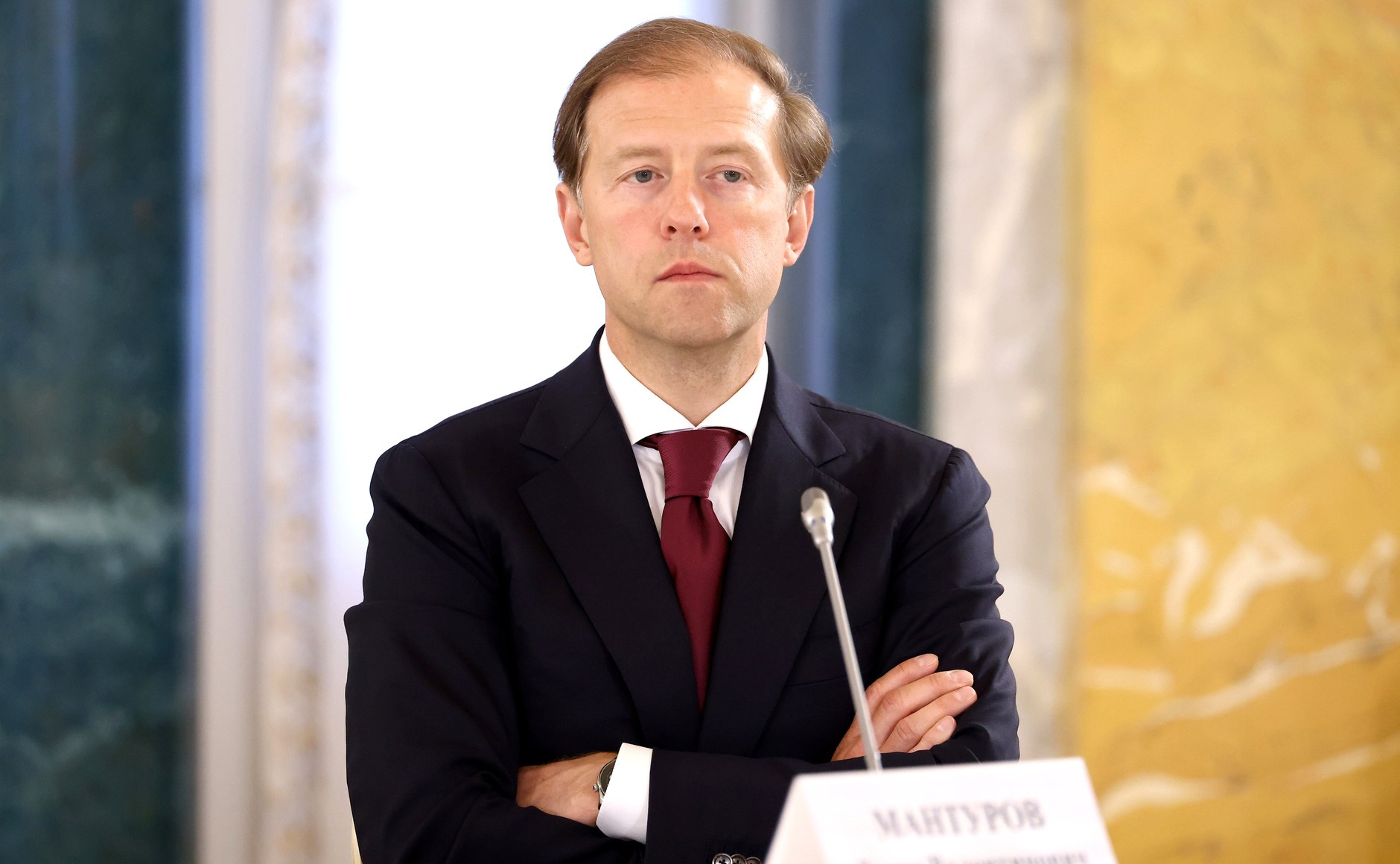 Денис Мантуров на ПМЭФ-2022 Денис Мантуров на ПМЭФ-2022