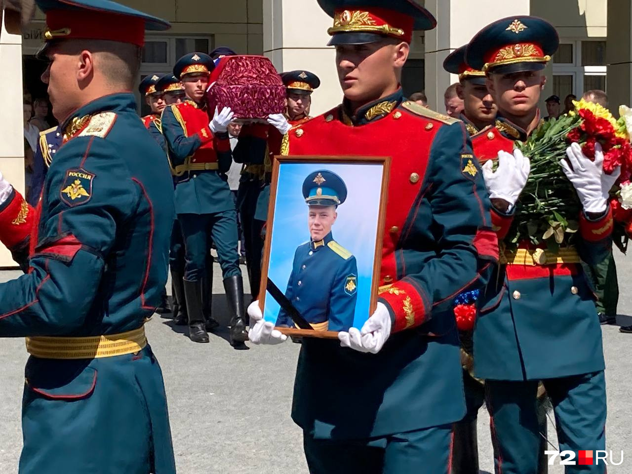 Александров в 2021 году окончил Тюменское высшее военно-инженерное командное училище Александров в 2021 году окончил Тюменское высшее военно-инженерное командное училище