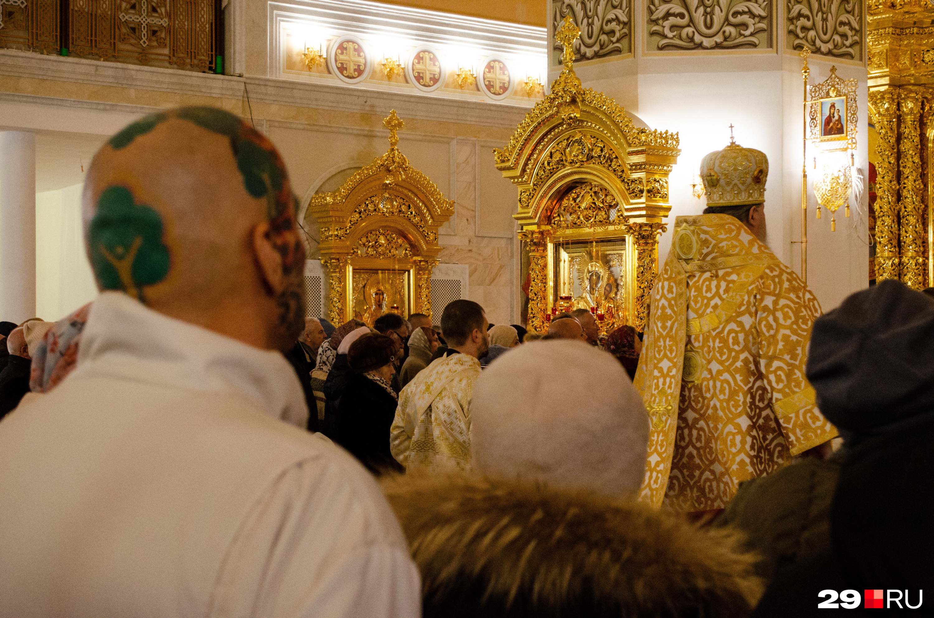 На службу пришел и Древарх Просветленный На службу пришел и Древарх Просветленный