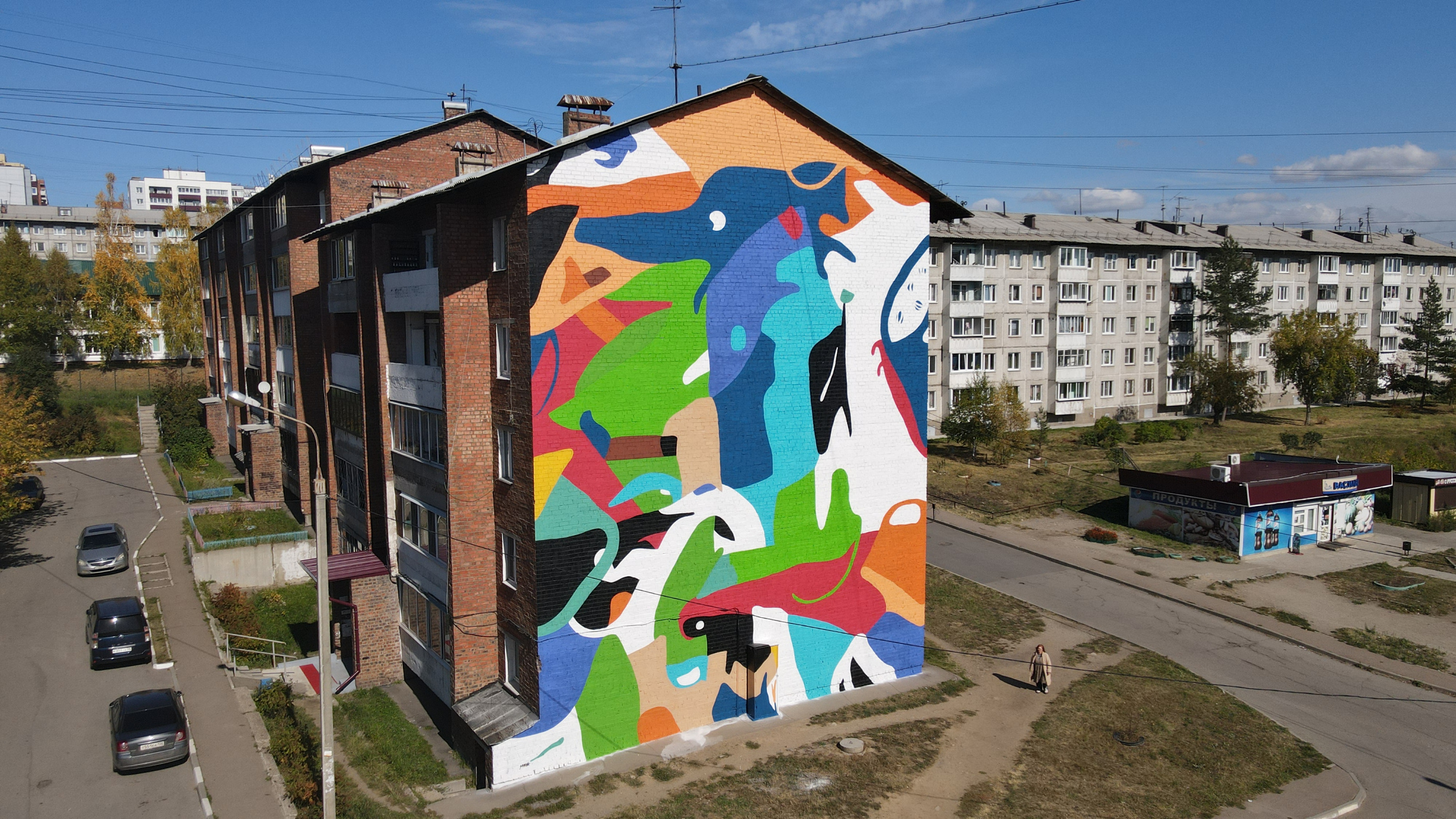 Фасад на Ярославского, 286. Автор — Евгений Мулук из Санкт-Петербурга