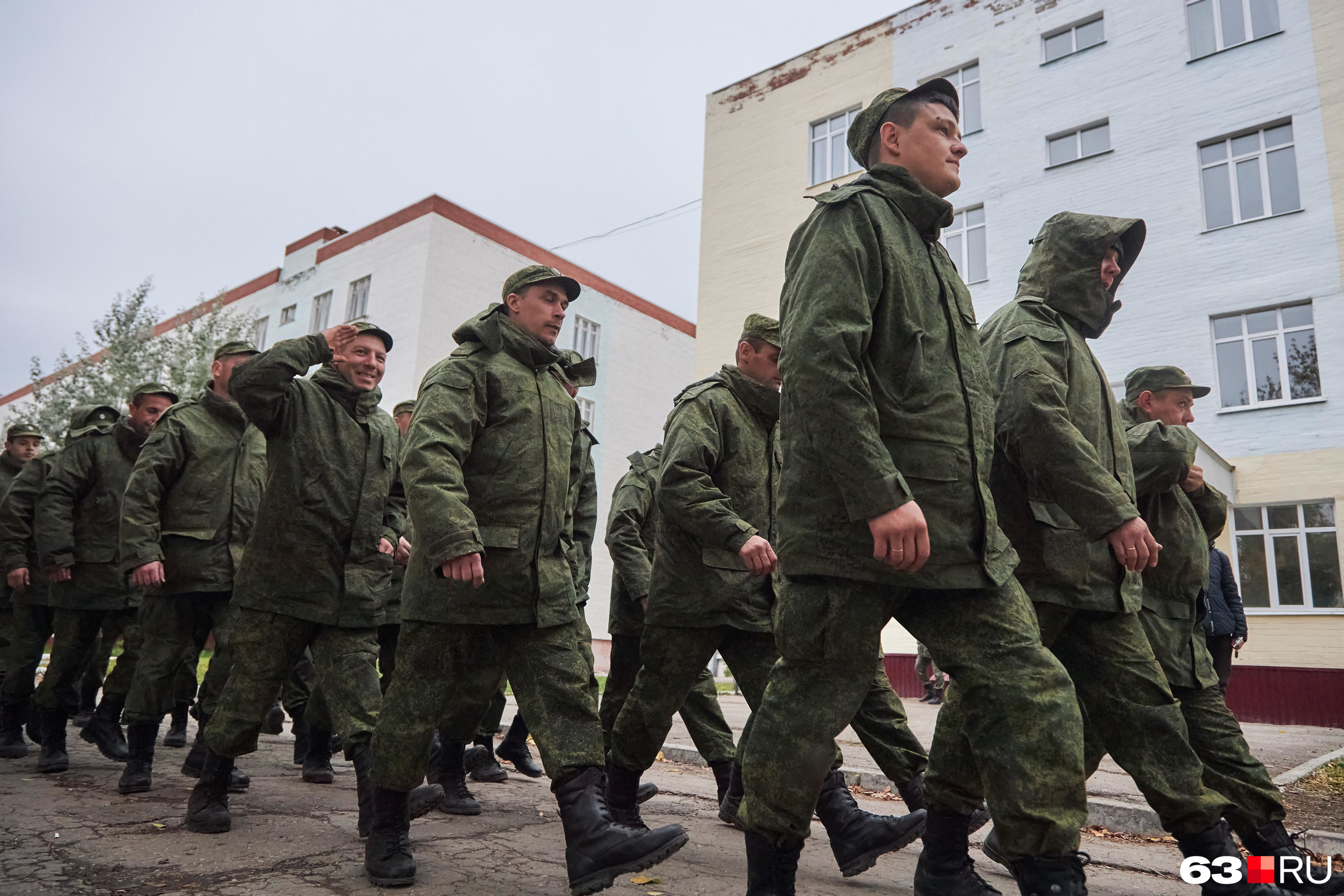 Стало известно, сколько мобилизованных уже отправили в боевые подразделения