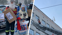 «От пожарного Деда Мороза»: в Ярославле спасатели необычно поздравили с Новым годом детей в больнице
