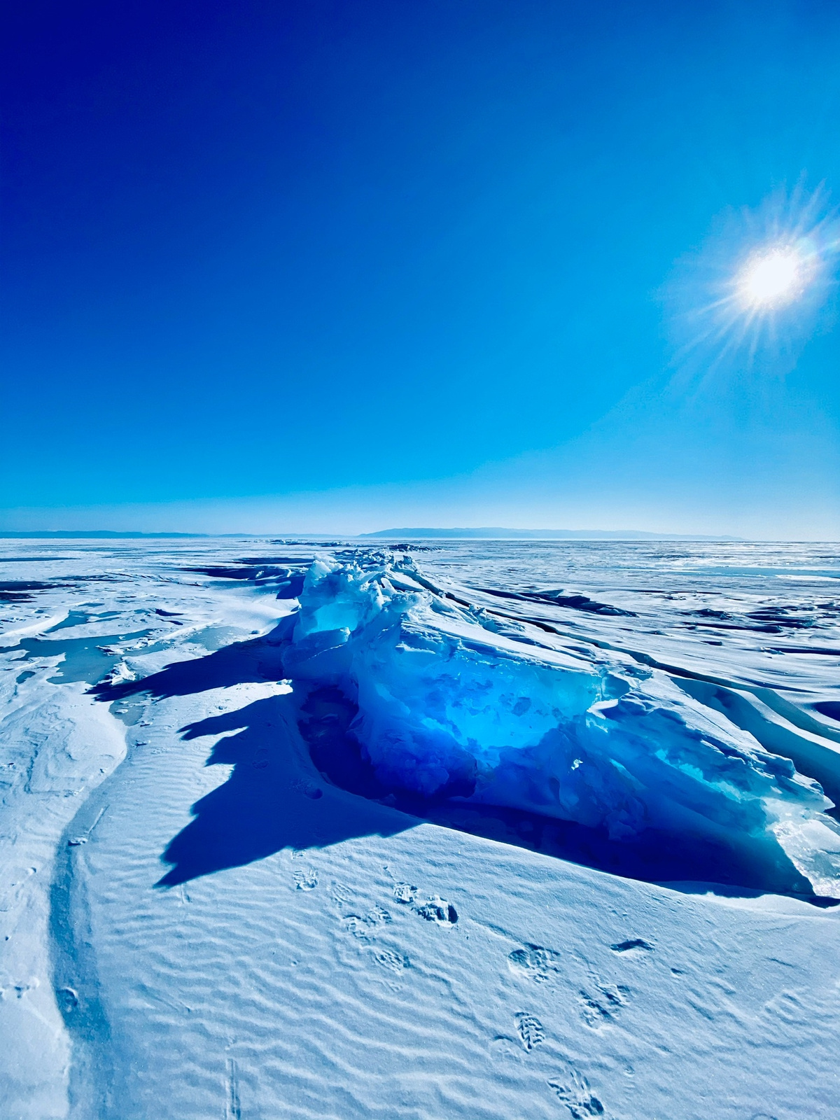 Лед Байкала — уникальное явление