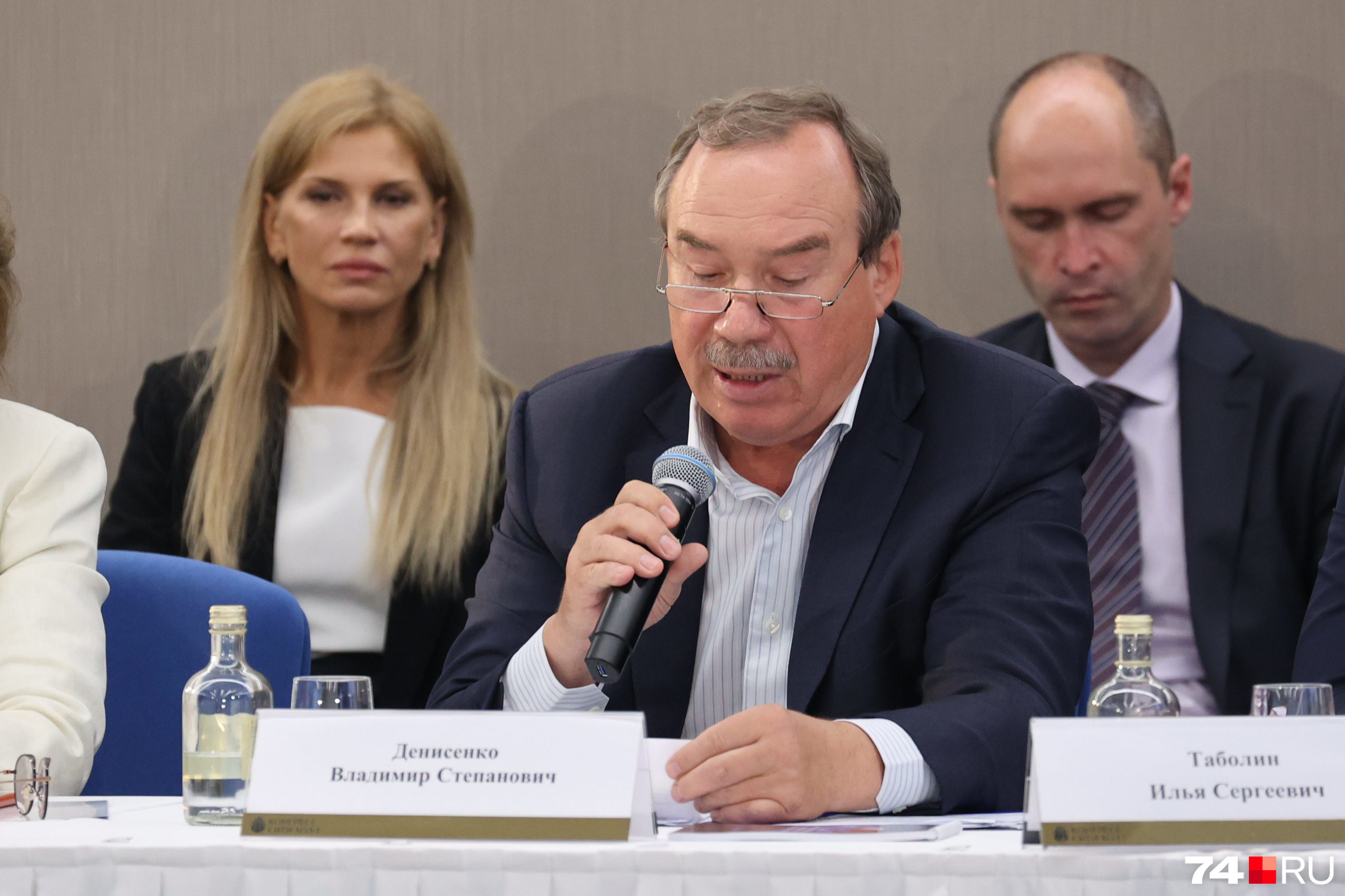 Руководитель обувной фабрики «Юничел» Владимир Денисенко посетовал на невозможность взять кредит, который не разорит Руководитель обувной фабрики «Юничел» Владимир Денисенко посетовал на невозможность взять кредит, который не разорит