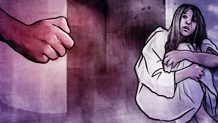 «Я чувствовала себя домашней проституткой»: откровенная история тюменки, пострадавшей в детстве от отчима