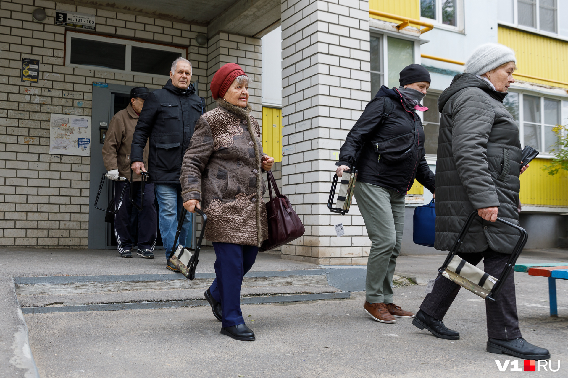 На показательную эвакуацию в пункт временного размещения жильцов уже не хватило На показательную эвакуацию в пункт временного размещения жильцов уже не хватило