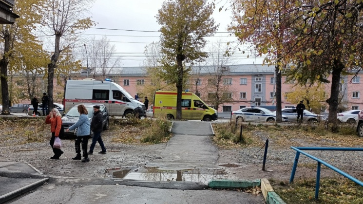 Водитель скорой признал свою вину в смертельном наезде на 7-летнюю девочку в Новосибирске