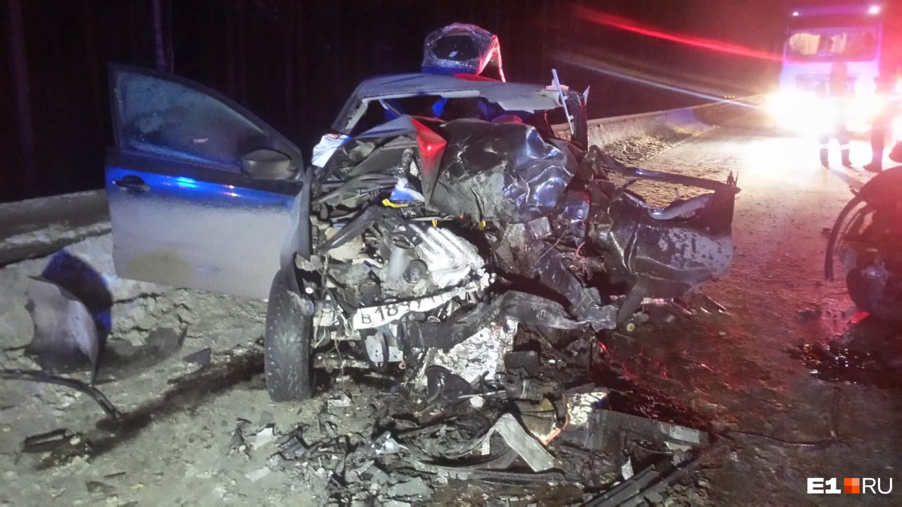 Водитель и пассажир Volkswagen погибли на месте