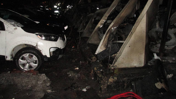 Мужчина погиб при пожаре в автосервисе на востоке Москвы