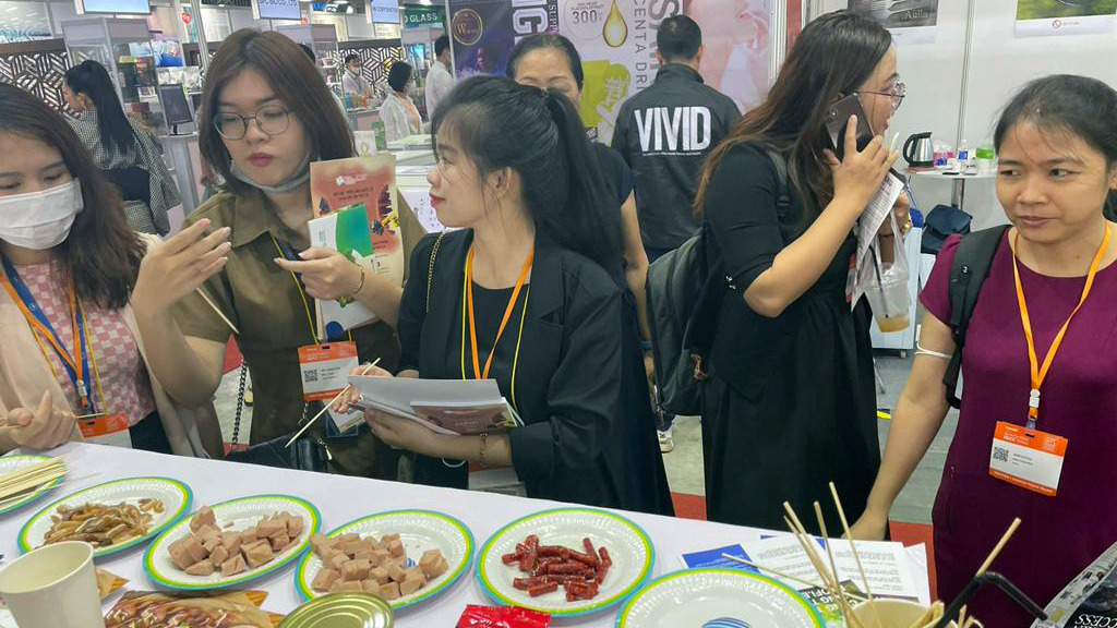 «Таврия» покоряет азиатские рынки: гости выставки Vietnam Foodexpo 2022 в Хошимине оценили колбасу из мяса