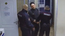 Челябинца отдали под суд за нападение на полицейского в аэропорту. Дебош попал на видео