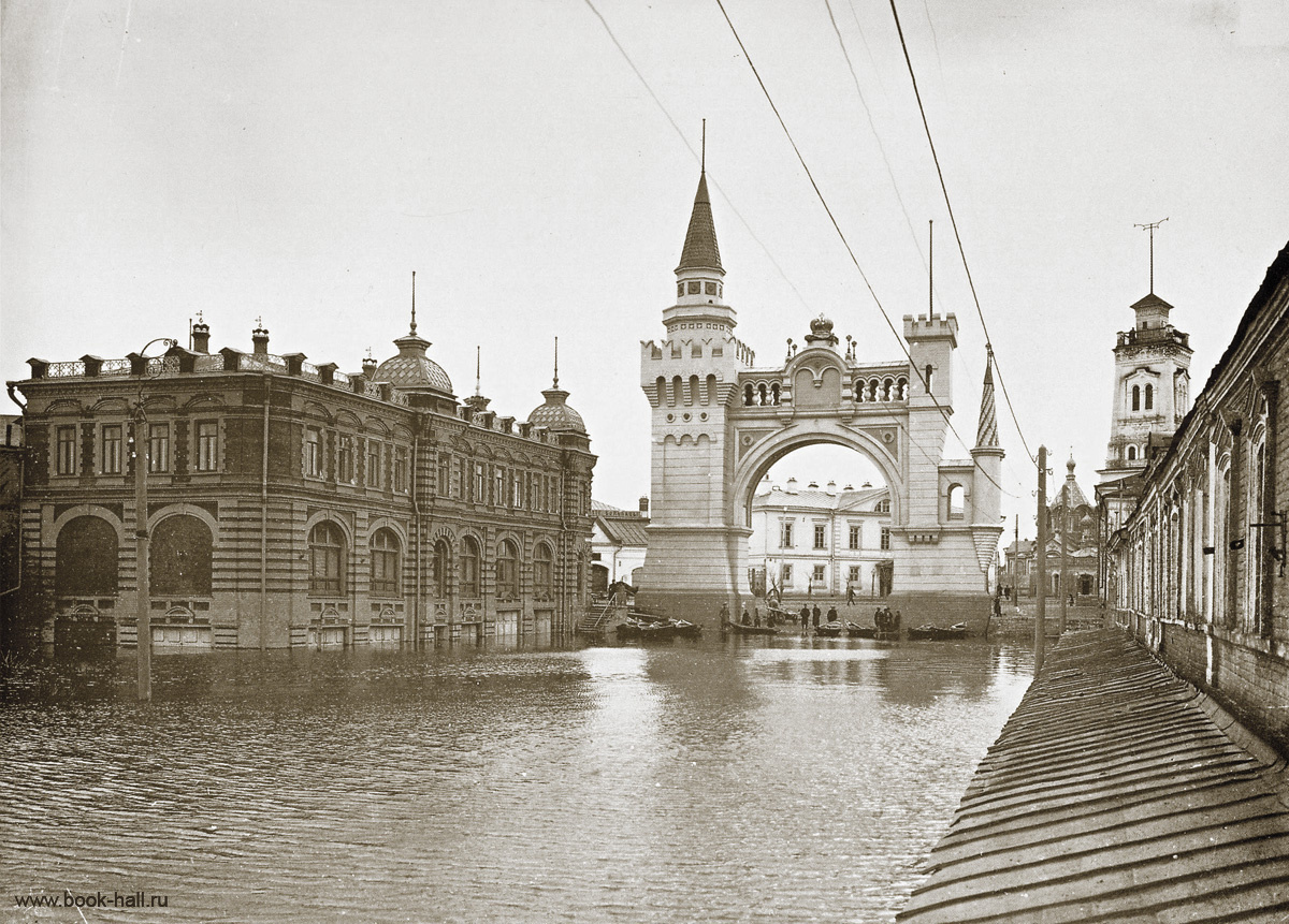 Арку построили специально к приезду императора Николая II