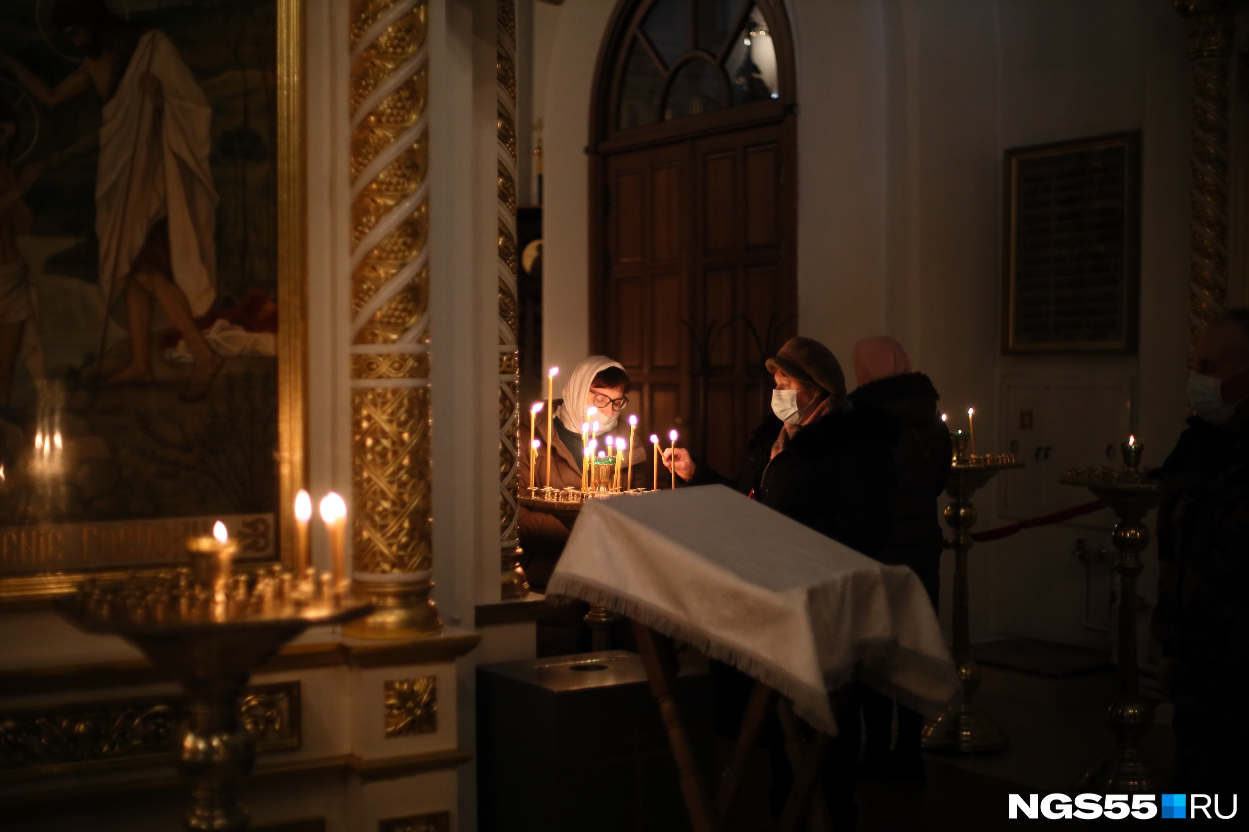 Свечи — один из главных атрибутов праздника