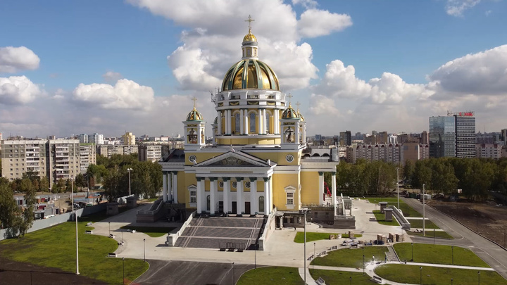 Самый большой храм Челябинска планируют открыть весной. Мы поднялись в небо, чтобы его рассмотреть