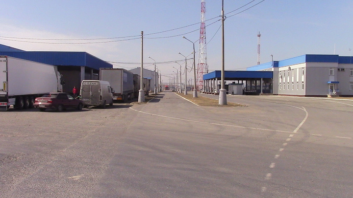 Тюменцы стоят в пробке на границе с Казахстаном: большие заторы с пятницы по понедельник