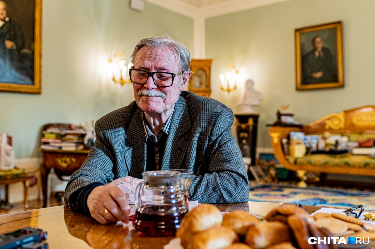 «Не то, что сейчас горлопанят по телевидению — в масках. Я не понимаю, зачем эта маска» «Не то, что сейчас горлопанят по телевидению — в масках. Я не понимаю, зачем эта маска»