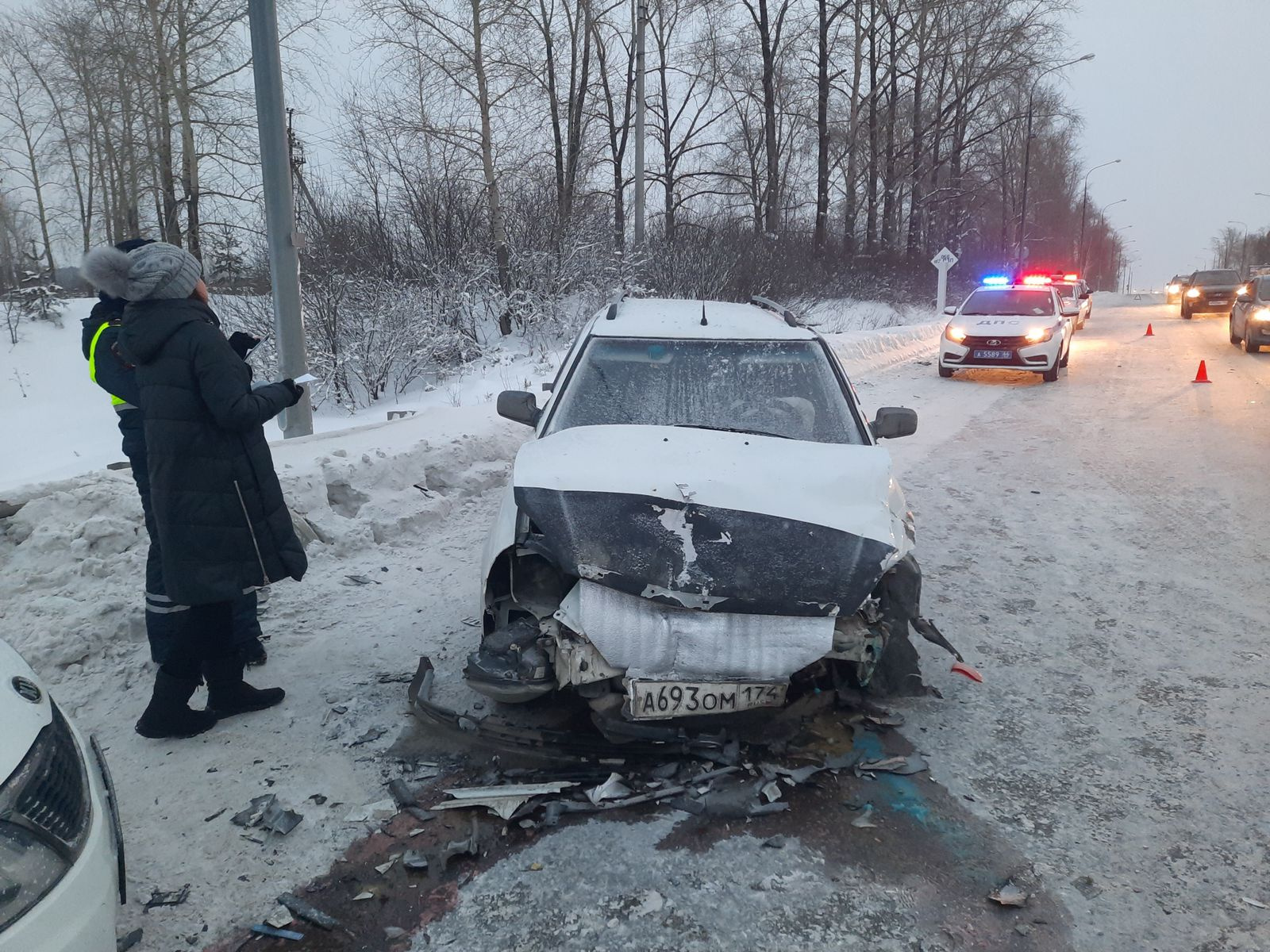 На Урале столкнулись две машины. Пострадала девочка, ее госпитализировали