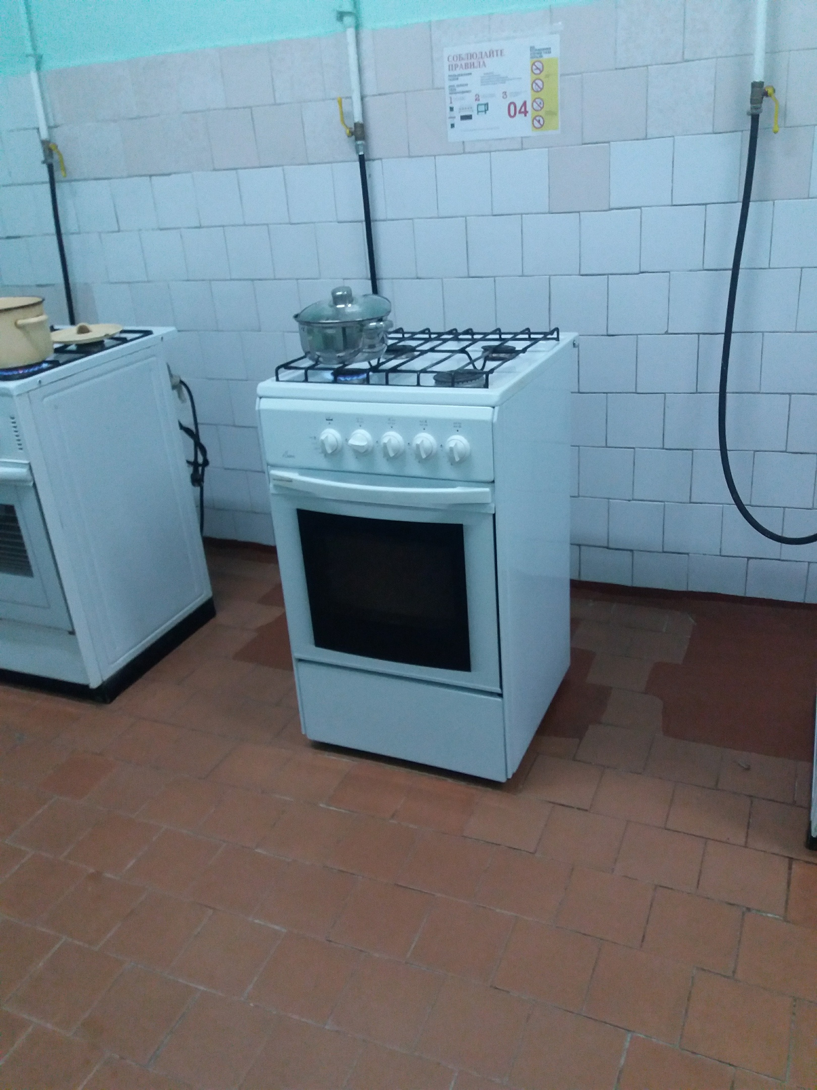 Газовые плиты в общежитии <nobr class="_">№ 3</nobr> Газовые плиты в общежитии <nobr class="_">№ 3</nobr>