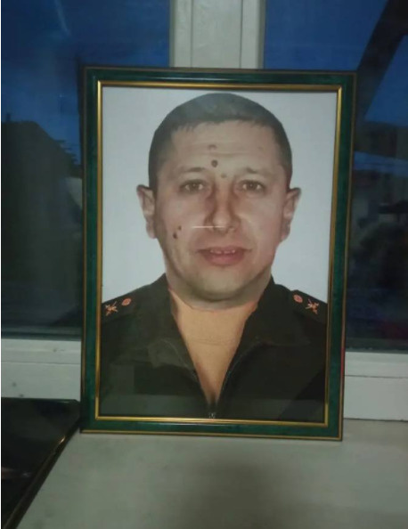 У Олега Бурова есть взрослый сын и три внучки. До рождения внука боец не дожил три дня У Олега Бурова есть взрослый сын и три внучки. До рождения внука боец не дожил три дня