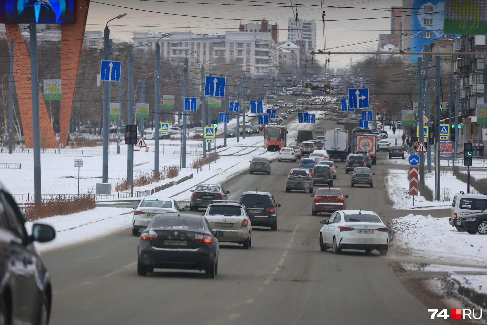 Проехать по Свердловскому проспекту и не запачкаться — та еще задача